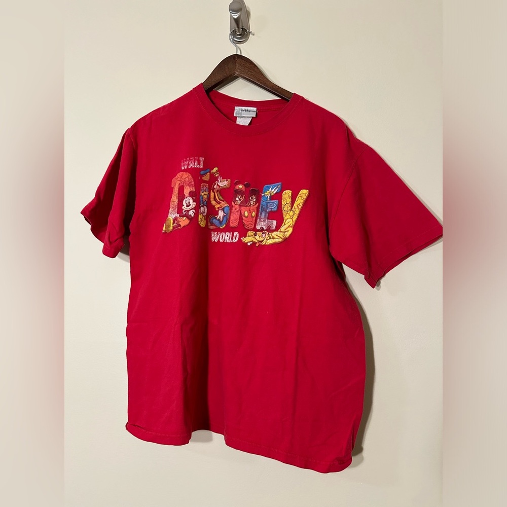 Vintage Walt Disney World Men's T-Shirt Size L Graphic Red Tee Cotton Mickey